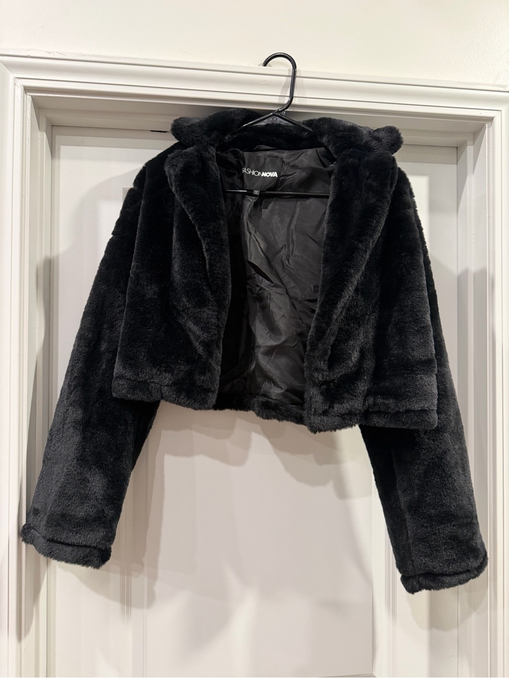 Fashion Nova Black Plush Faux-Fur Cropped Jacket